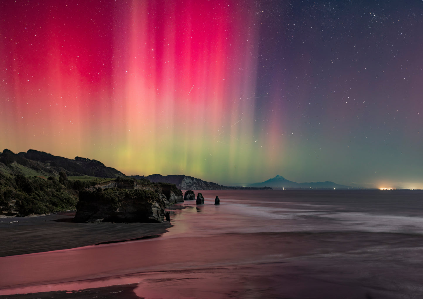 Three Sisters Lookout Aurora